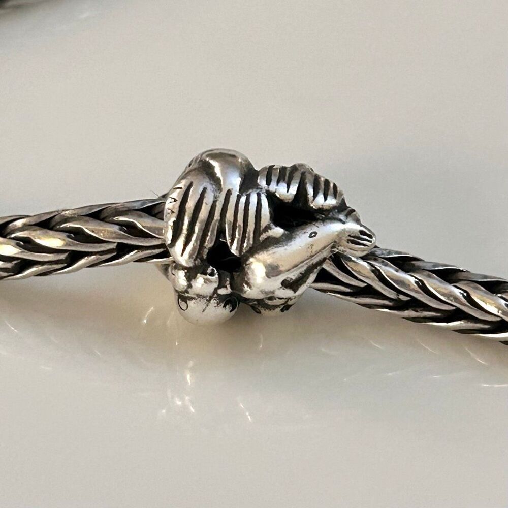 TROLLBEADS Seal Family Silver Bead LAA 925S Mom Seal w her Pups NEW (See Detail) - Picture 3 of 9